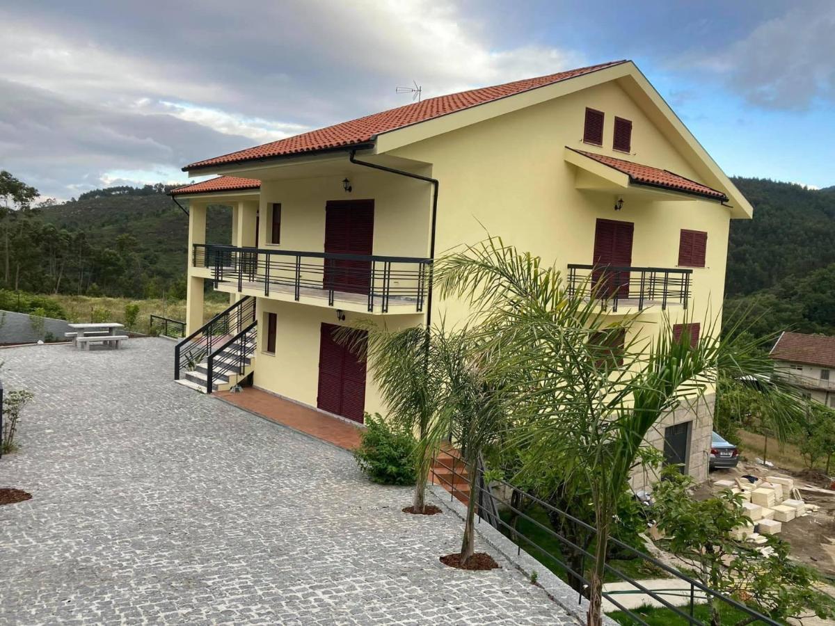 Alojamento Casa Da Pedra Verde Вієйра-ду-Міню Екстер'єр фото